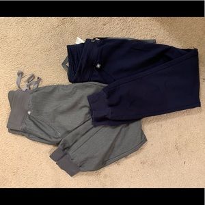 Figs Zamora Jogger scrub pants.  Petite. Navy.